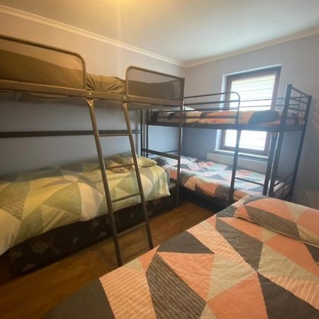 Dorm Room 5-6 People Shared Bathroom Outside Room Dublin Extérieur photo