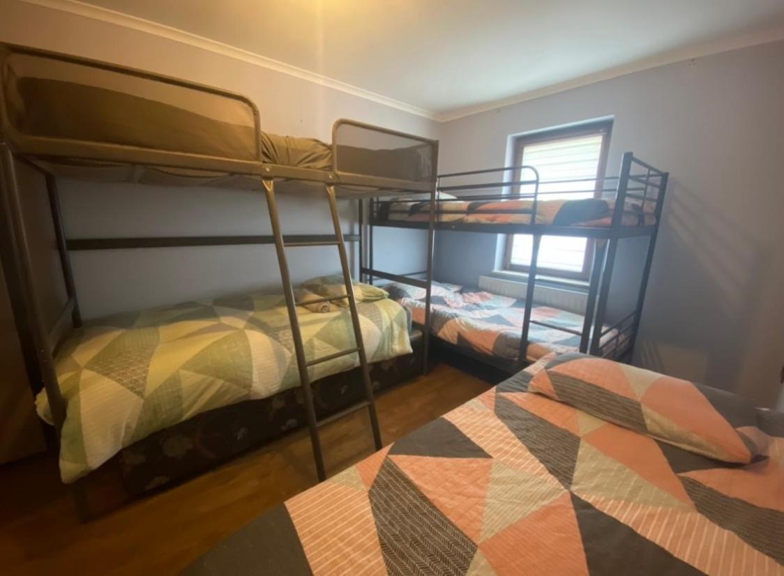 Dorm Room 5-6 People Shared Bathroom Outside Room Dublin Extérieur photo
