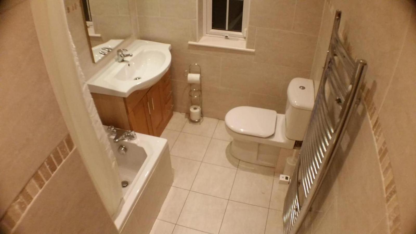 Dorm Room 5-6 People Shared Bathroom Outside Room Dublin Extérieur photo
