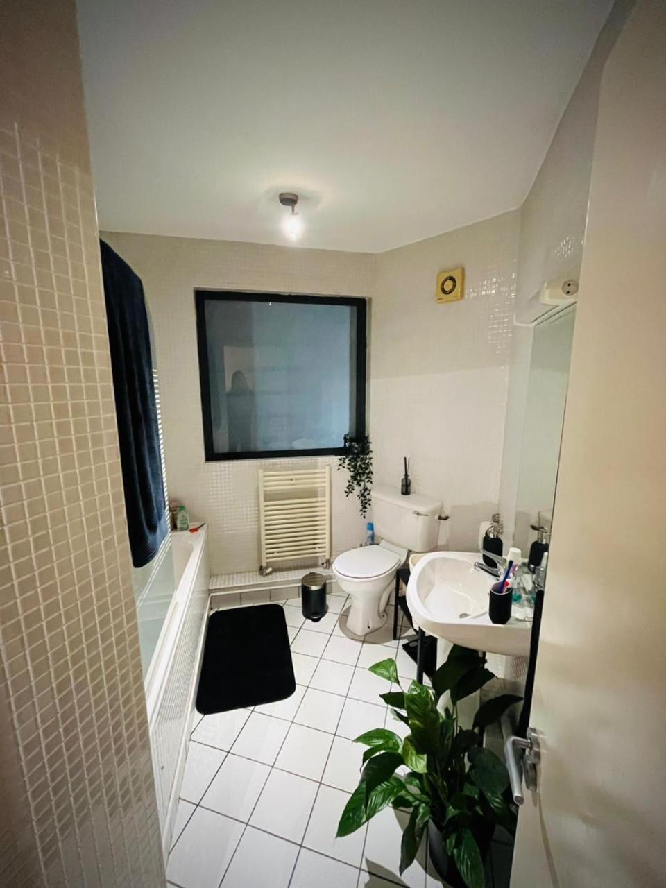 Dorm Room 5-6 People Shared Bathroom Outside Room Dublin Extérieur photo
